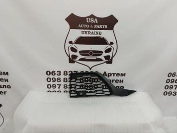 4M0890682A AUDI Q7 Заглушка протитуманки права S-line (ліцензія) 2020-23