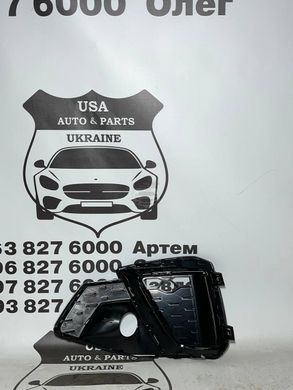 8W0807682M AUDI A4 B9 Заглушка туманки права S-line (Радар) 2021-23