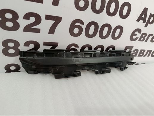 4M0807750D AUDI Q7 Кришка повітроводу правого внутрішнього (S Line) 2020-23