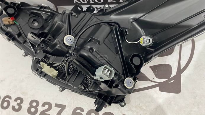 8114047A00 TOYOTA PRIUS HYBRID Фара права (ліцензія) 2019-22