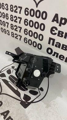 FB5Z15200D FORD EXPLORER Протитуманка права Black(ліцензія) 2016-17
